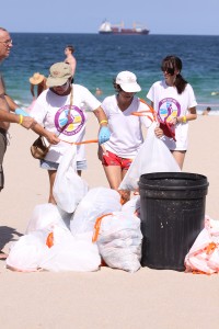 2011 Miami Beach Cleanup. Photo credit: Jesse Wicker